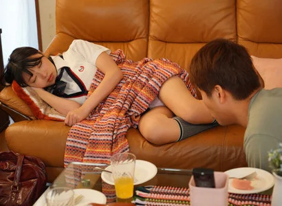 Thằng kia quất em gái mới lớn của người yêu